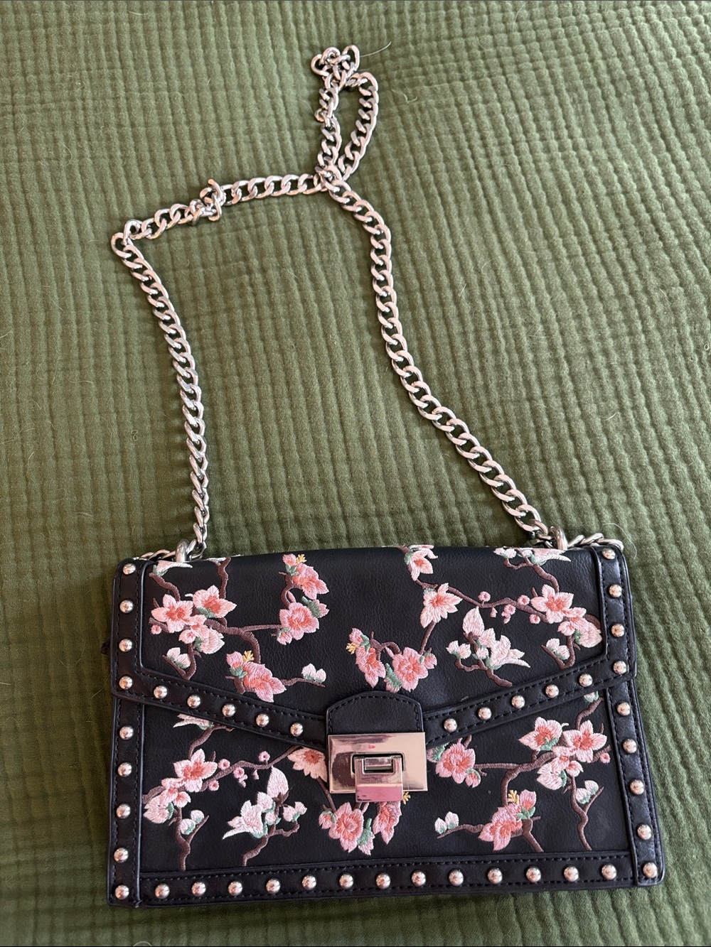 Floral Embroidered Black Crossbody Bag with Chain Strap